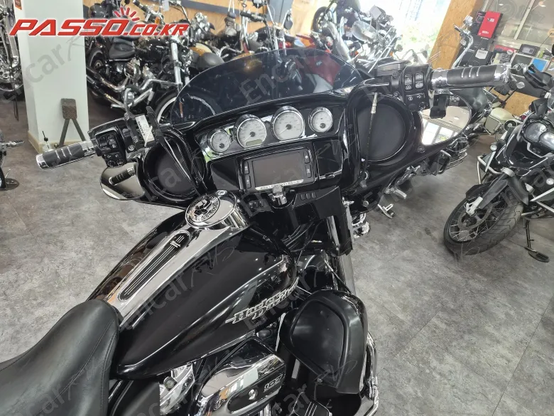 HARLEY-DAVIDSON FLHX - фото 3
