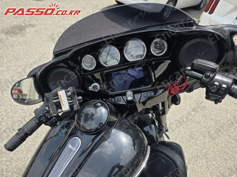 Harley-Davidson Flhx - фото 3