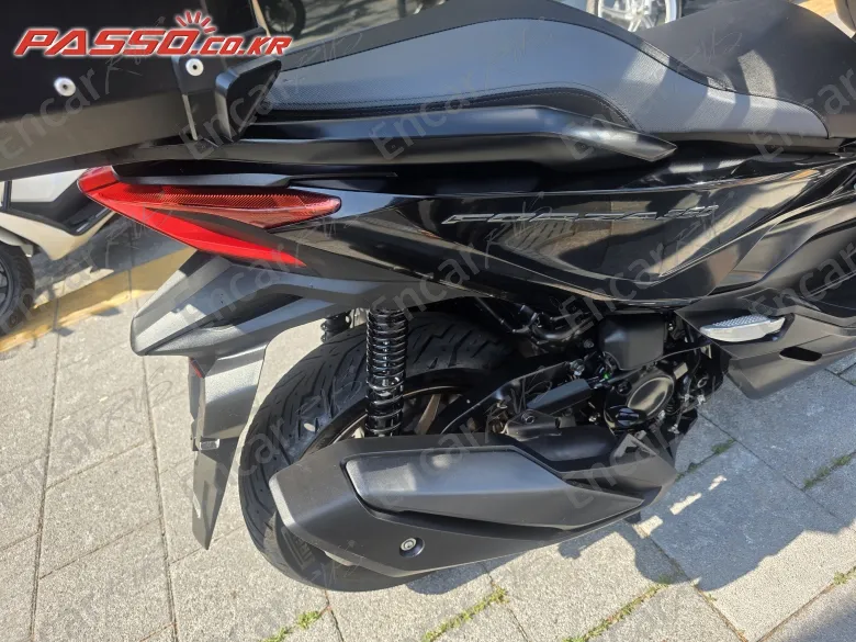 Honda Forza 350 - фото 6