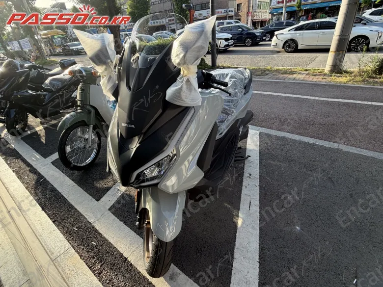 Honda Forza 350 - фото 0