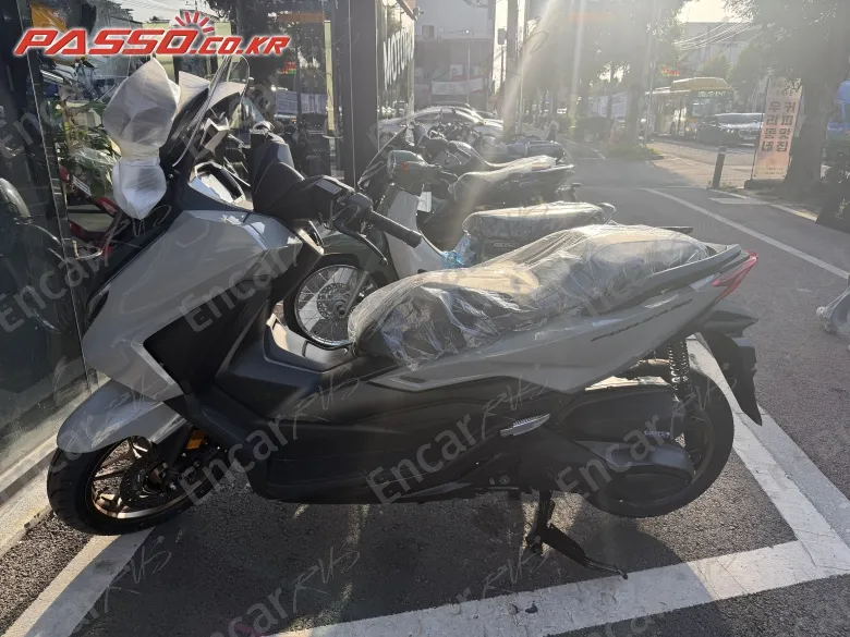 Honda Forza 350 - фото 1
