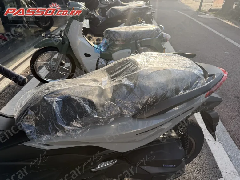 Honda Forza 350 - фото 4