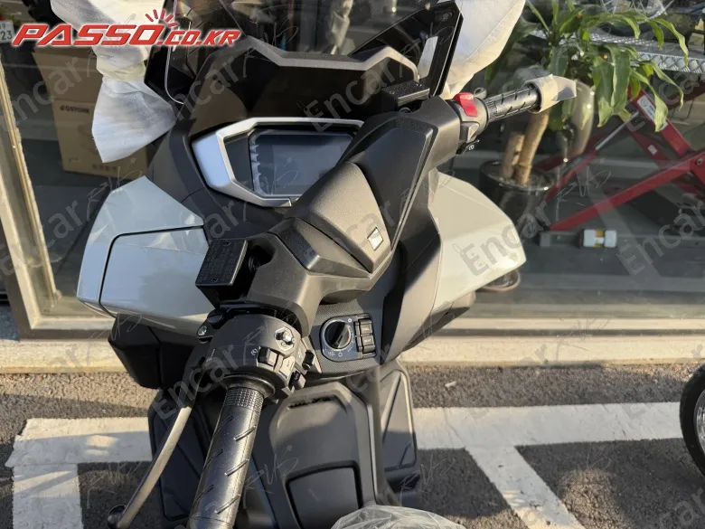 Honda Forza 350 - фото 5
