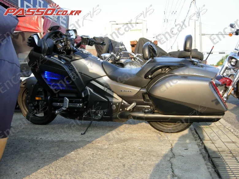 HONDA GOLDWING F6B - фото 1