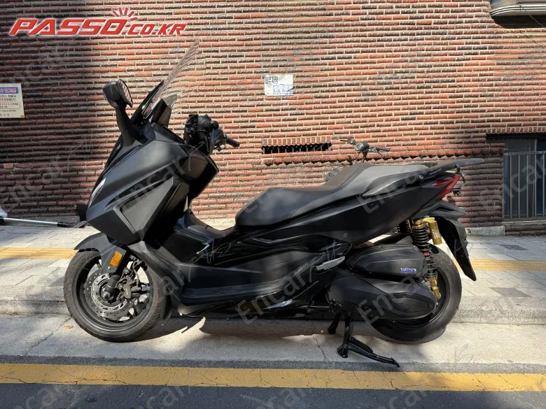 Honda Forza 350 - фото 1