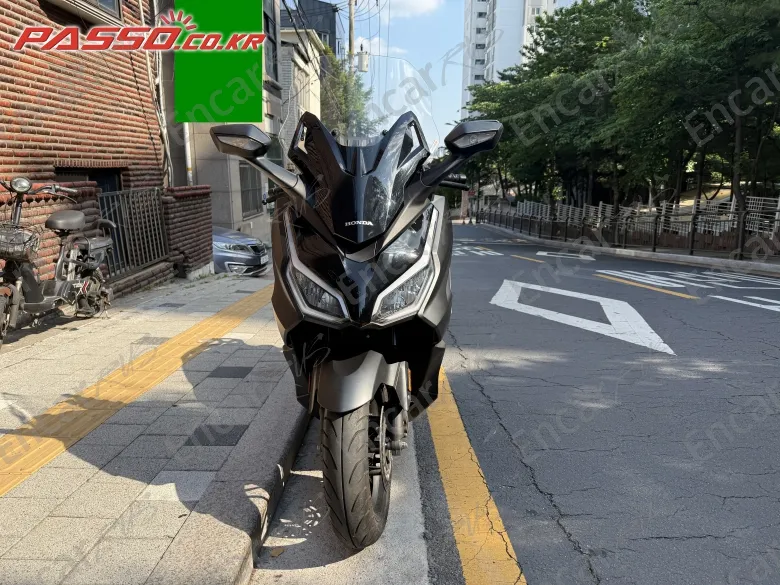 Honda Forza 350 - фото 6