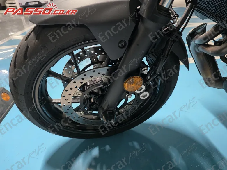 YAMAHA MT 07 - фото 5
