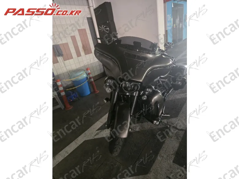 HARLEY-DAVIDSON FLHXS STREET GLIDE SPECIAL - фото 2