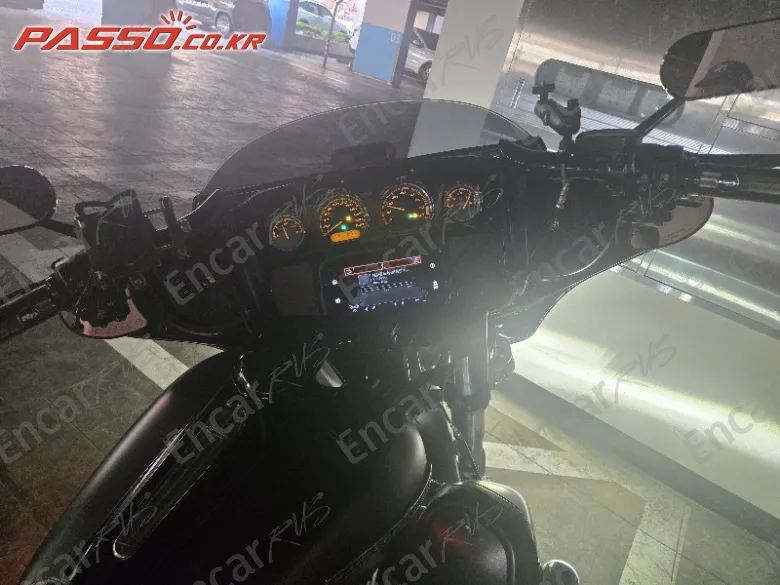 HARLEY-DAVIDSON FLHXS STREET GLIDE SPECIAL - фото 3