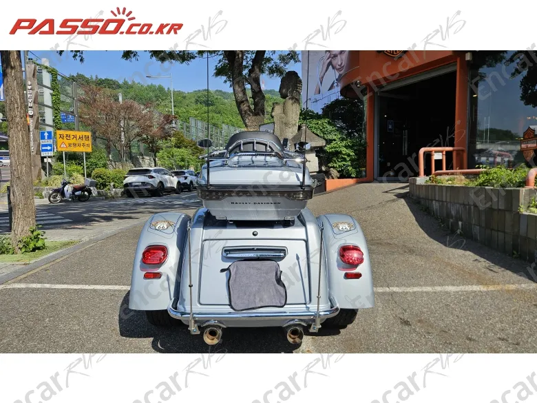 HARLEY-DAVIDSON FLHTCUTG TRI GLIDE ULTRA CLASSIC - фото 2