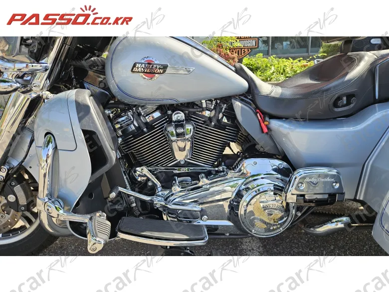 HARLEY-DAVIDSON FLHTCUTG TRI GLIDE ULTRA CLASSIC - фото 4