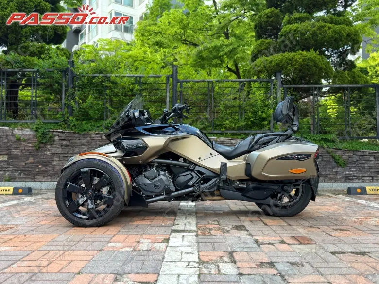 BRP CAN-AM SPYDER F3 T - фото 1