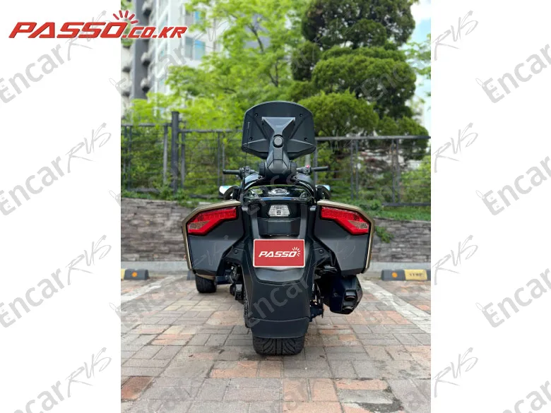 BRP CAN-AM SPYDER F3 T - фото 2