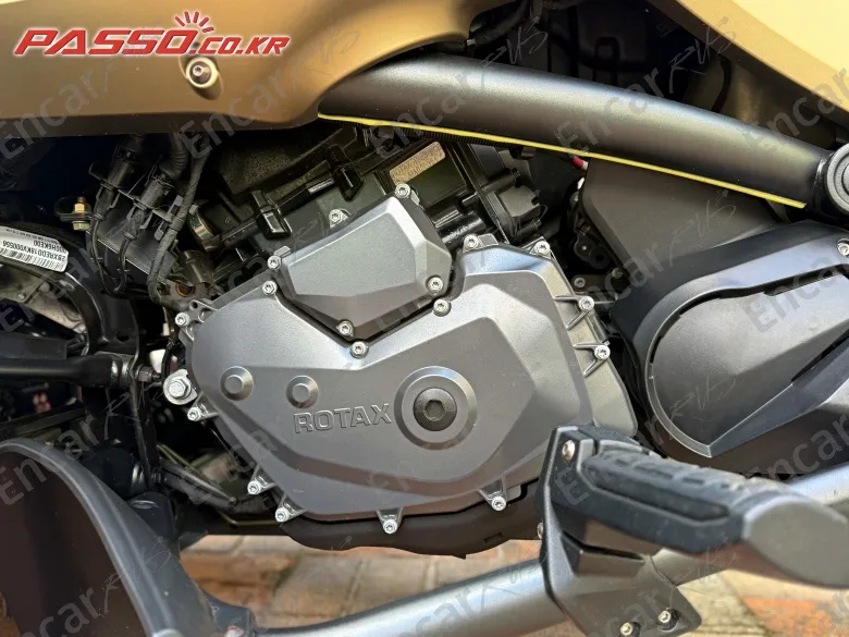 BRP CAN-AM SPYDER F3 T - фото 4