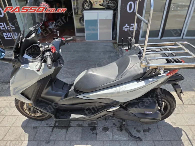 Honda Forza 350 - фото 1