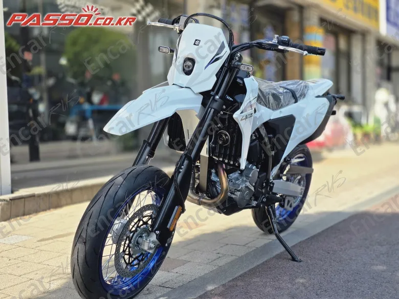 Suzuki Dr Z 4 Sm - фото 3