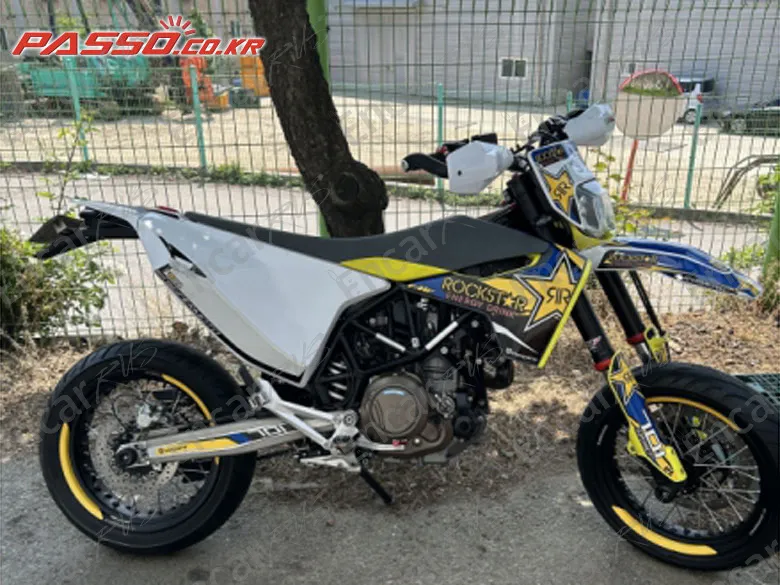 Husqvarna 701 Supermoto - фото 0