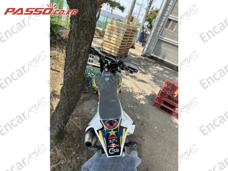 Husqvarna 701 Supermoto - фото 2