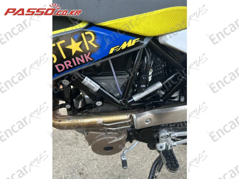 Husqvarna 701 Supermoto - фото 3