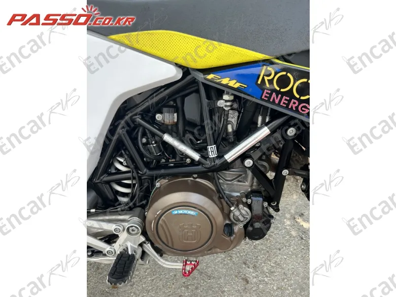 Husqvarna 701 Supermoto - фото 4