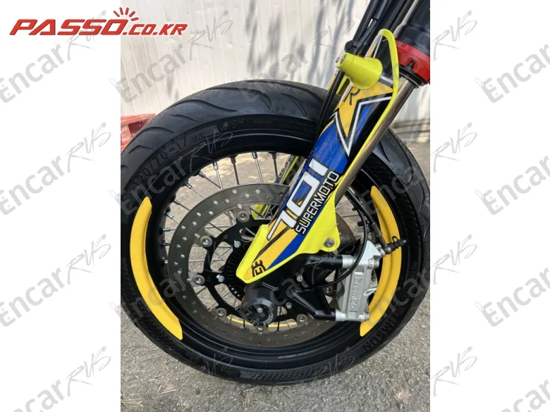 Husqvarna 701 Supermoto - фото 5