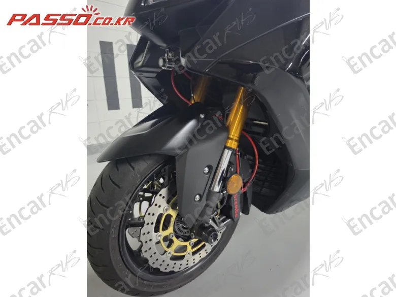 YAMAHA T MAX 560 - фото 5