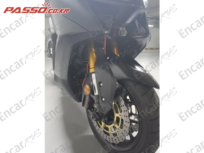YAMAHA T MAX 560 - фото 6