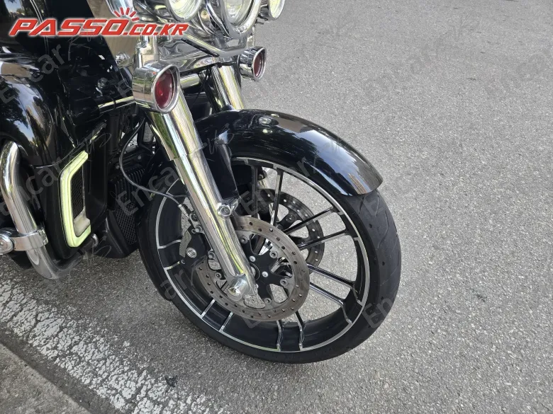 Harley-Davidson Flhr - фото 5