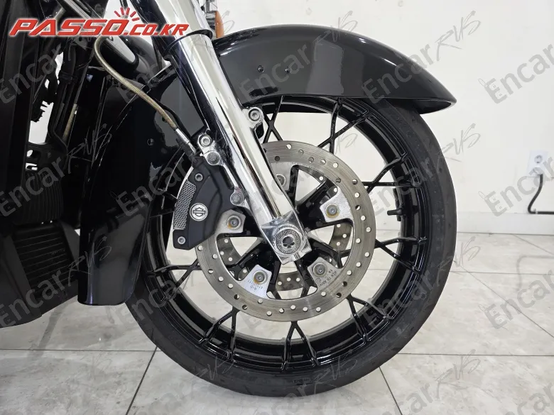 Harley-Davidson Flhr - фото 5