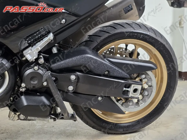YAMAHA T MAX 560 - фото 4