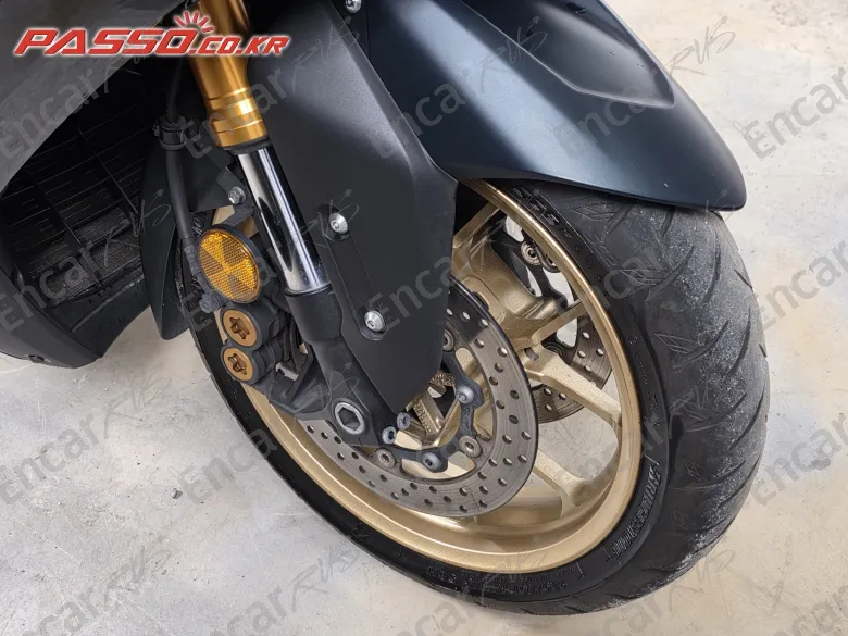 YAMAHA T MAX 560 - фото 5