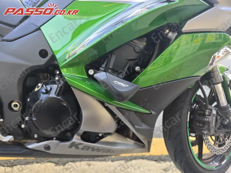 KAWASAKI Z 1000 SX - фото 4