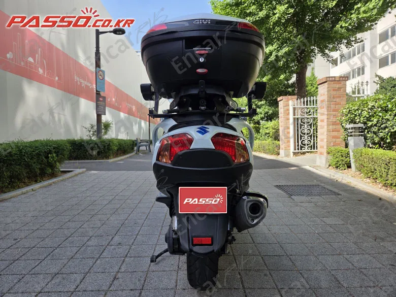 Suzuki Burgman 650 - фото 2