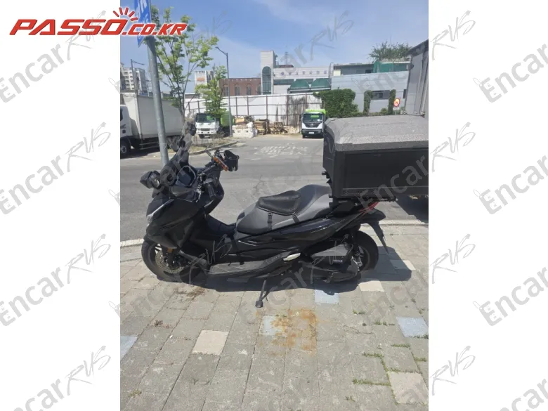 Honda Forza 350 - фото 1