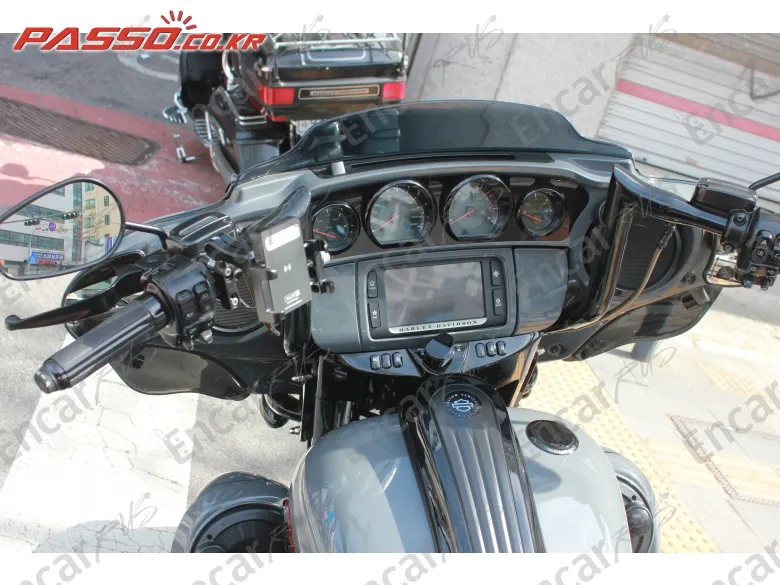Harley-Davidson Flhx - фото 3
