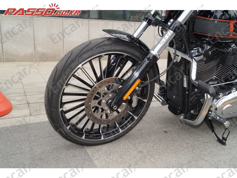 HARLEY-DAVIDSON BREAKOUT 117 - фото 5