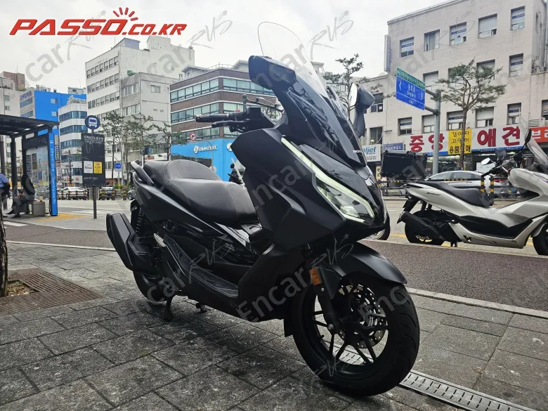 Honda Forza 350 - фото 2