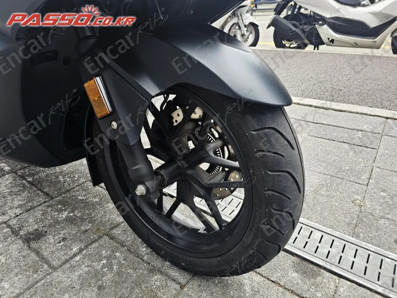 Honda Forza 350 - фото 3