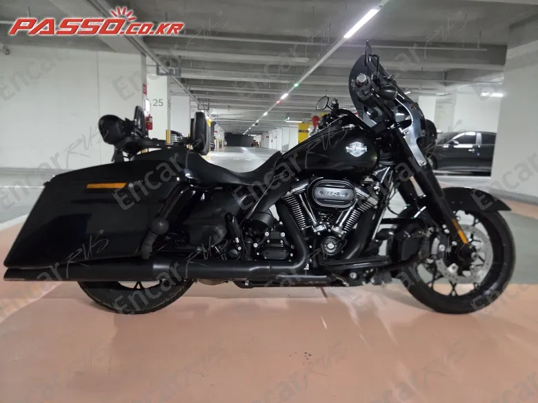 HARLEY-DAVIDSON ROAD KING SPECIAL - фото 0