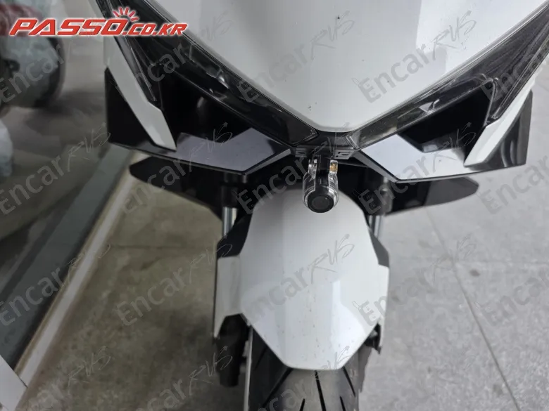 Honda Forza 750 - фото 6