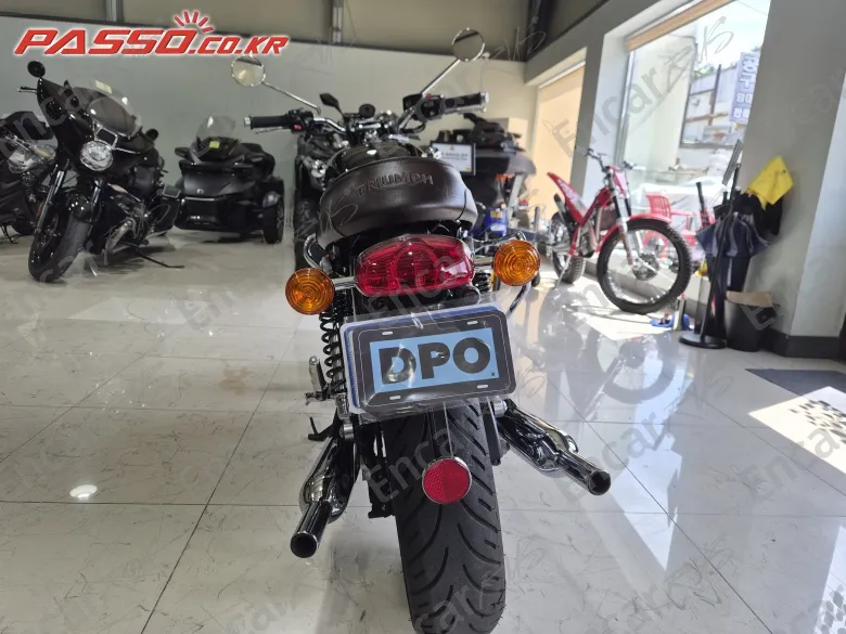 Triumph Bonneville T120 - фото 2