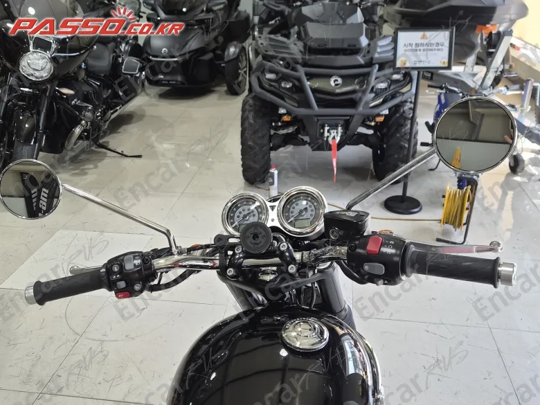 Triumph Bonneville T120 - фото 3