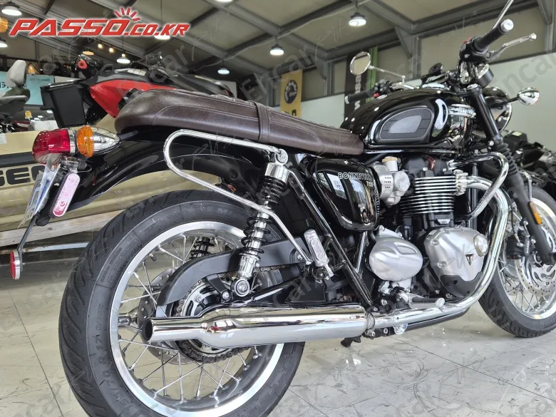 Triumph Bonneville T120 - фото 6
