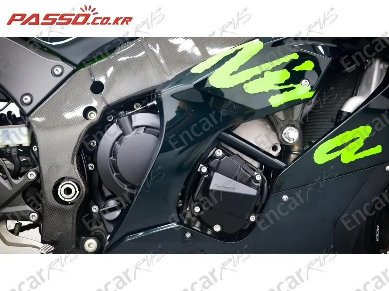 KAWASAKI ZX 10 R - фото 4