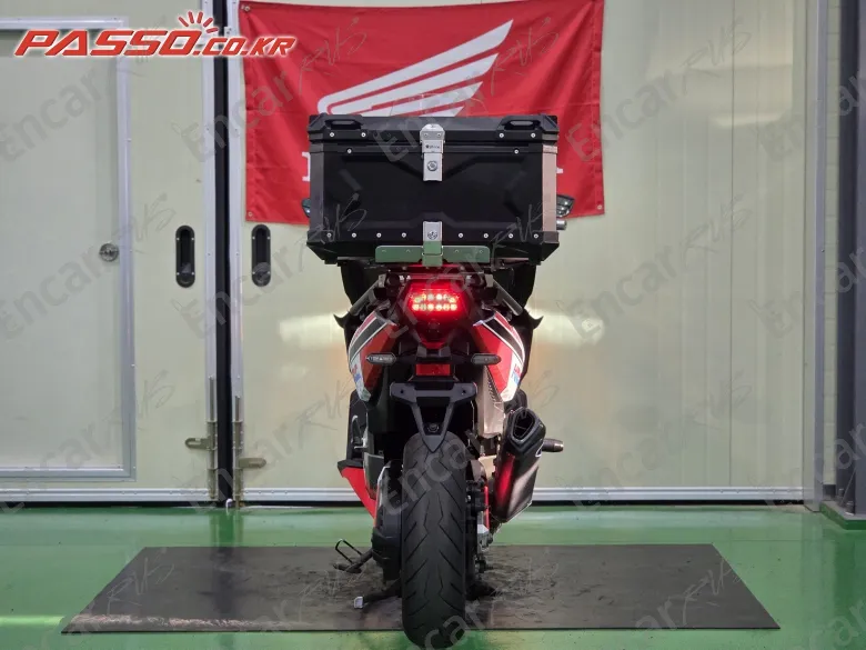 Honda Forza 750 - фото 2