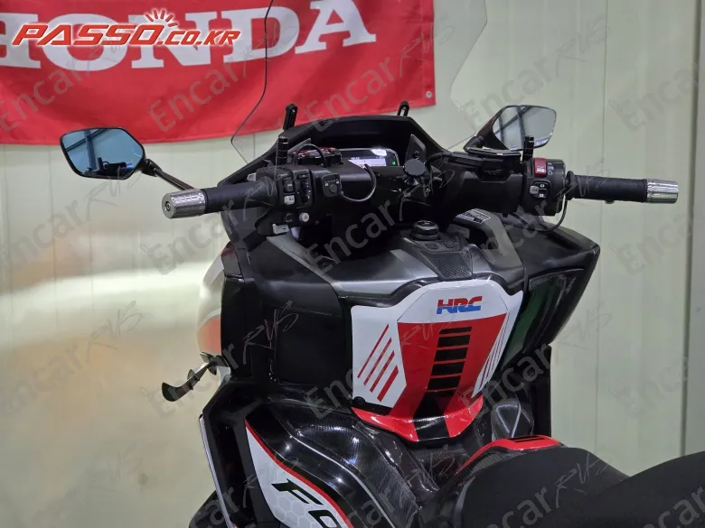 Honda Forza 750 - фото 3