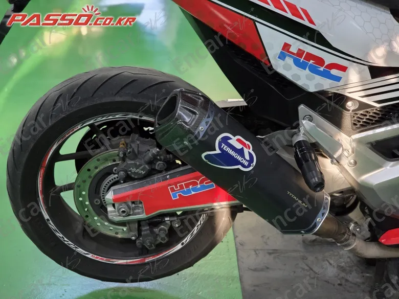 Honda Forza 750 - фото 6