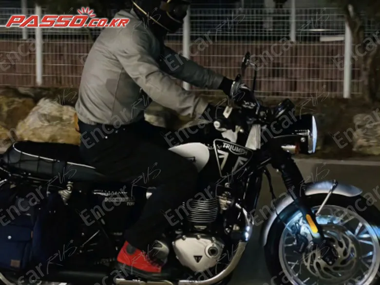 Triumph Bonneville T120 - фото 0