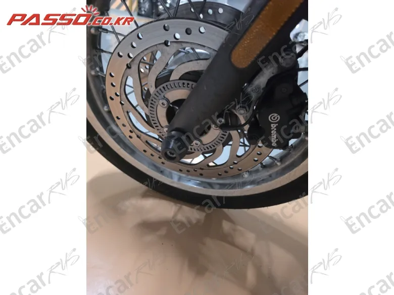 Triumph Bonneville T120 - фото 5