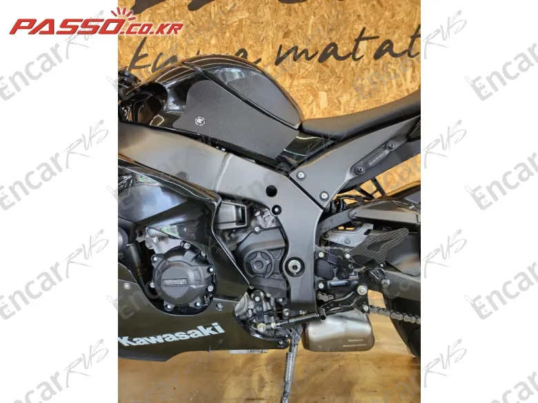 Kawasaki Zx 10 R - фото 4